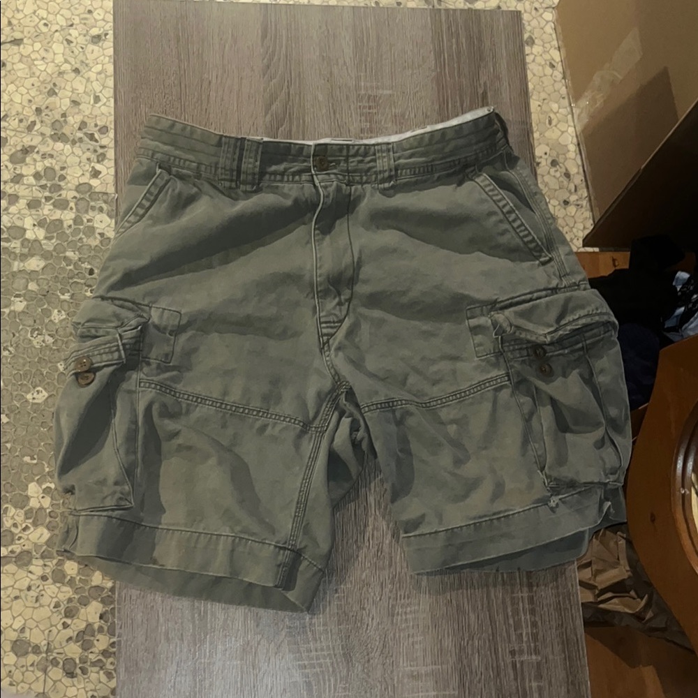 Men's Polo Green Cargo Shorts used a few times in very great condition like new
